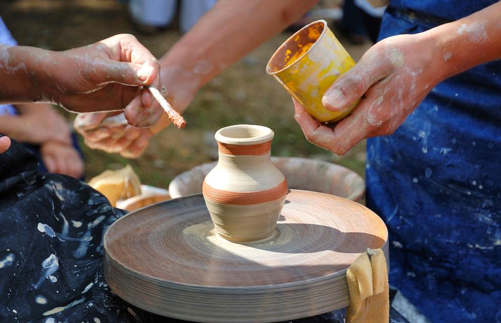 Warsztat tworzenia świec w pracowni kycylyu