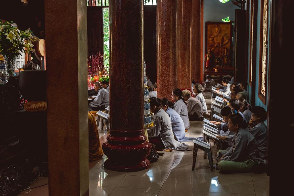 Tworzenie świec ozdobnych z kreatywnymi wzorami